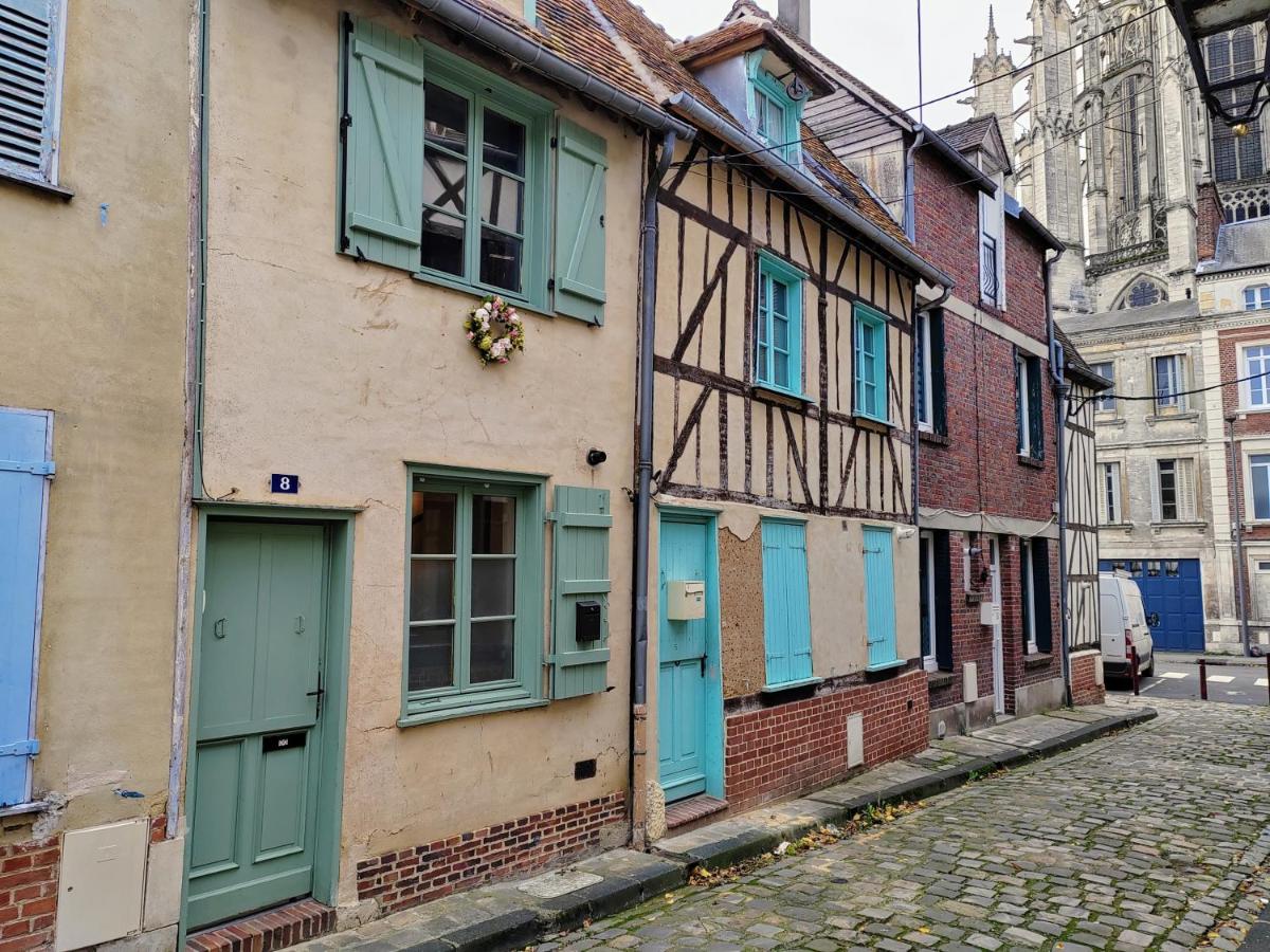 LA PETITE BEAUVAISIENNE - Bed and Breakfast