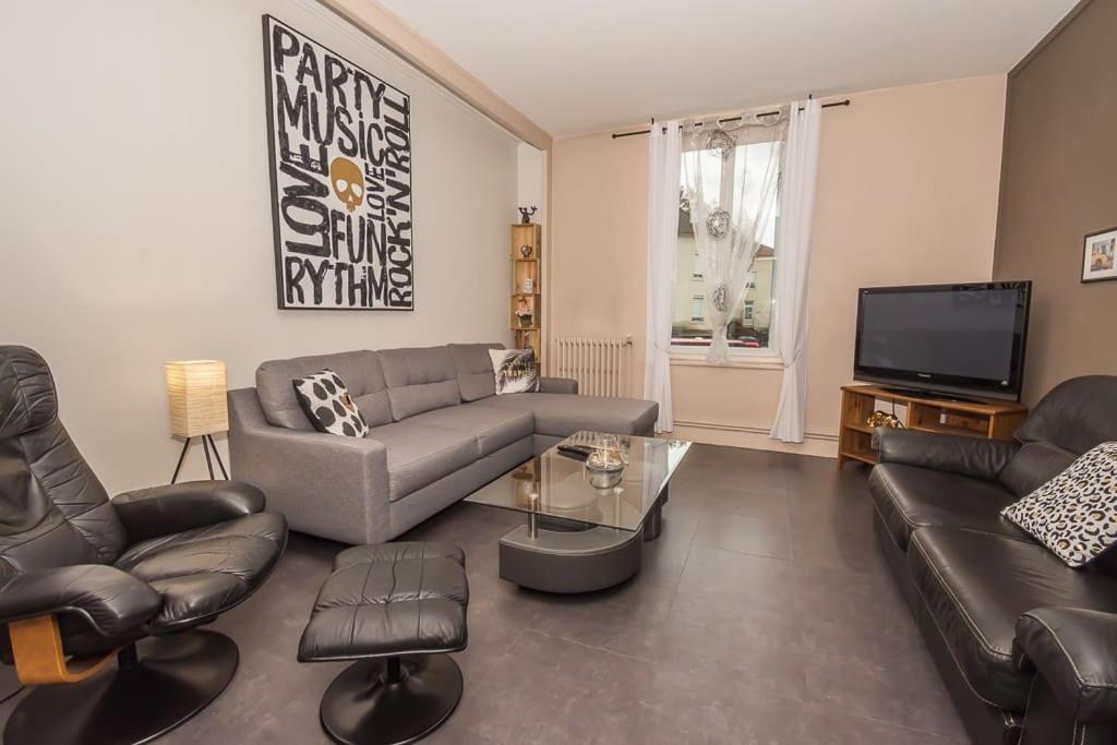 3 chambres spacieuses - 2 min à pied gare - Ferienwohnung