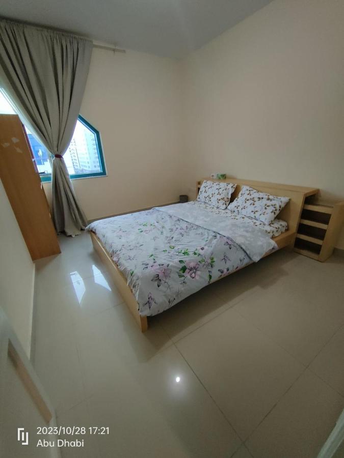 B&B Abu Dhabi Island and Internal Islands City - Bedroom 2, Couples should be married - Bed and Breakfast Abu Dhabi Island and Internal Islands City