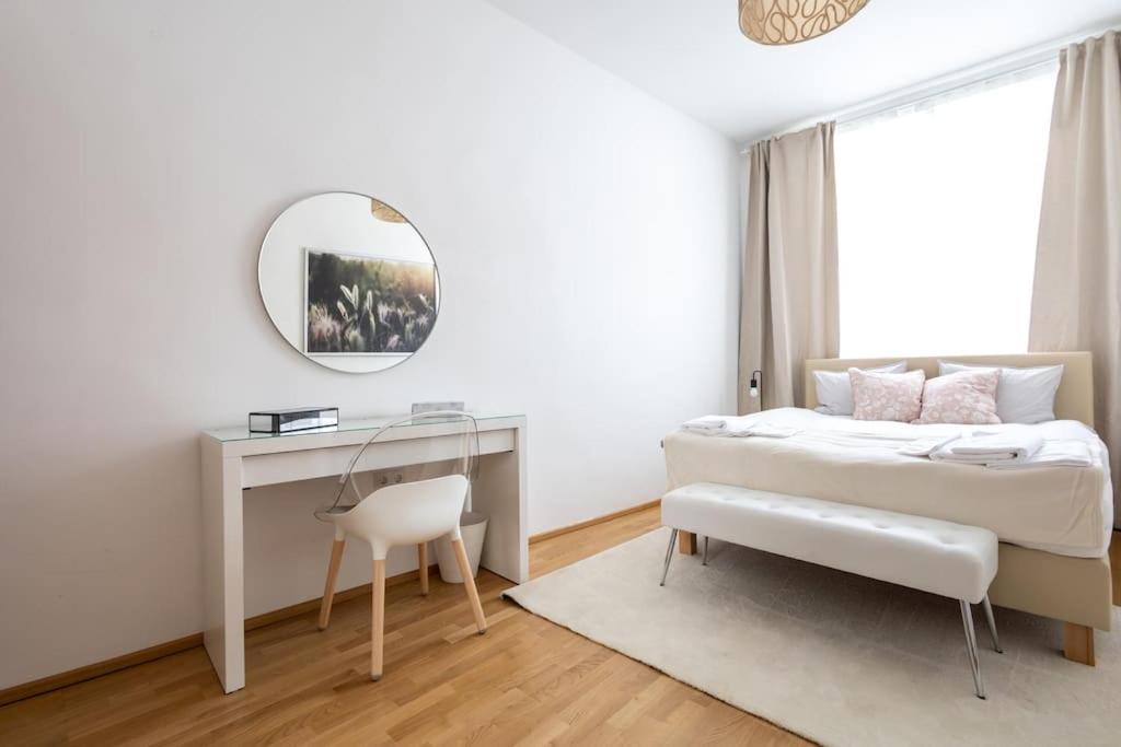 OrestaLiving - 2BR On the Danube Canal - Ferienwohnung Wien