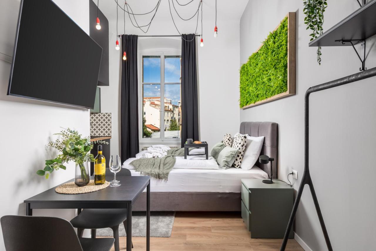 Apartments & rooms ONE WORLD - B&B Fiume