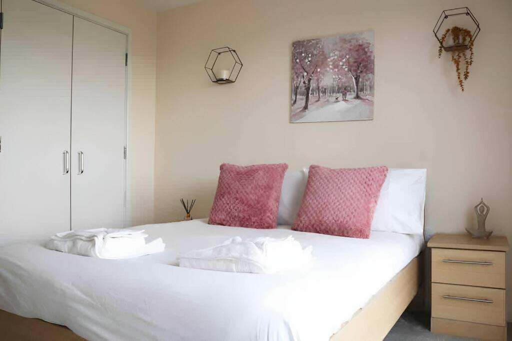 Bright 2Bed Central Apartment - Ferienwohnung