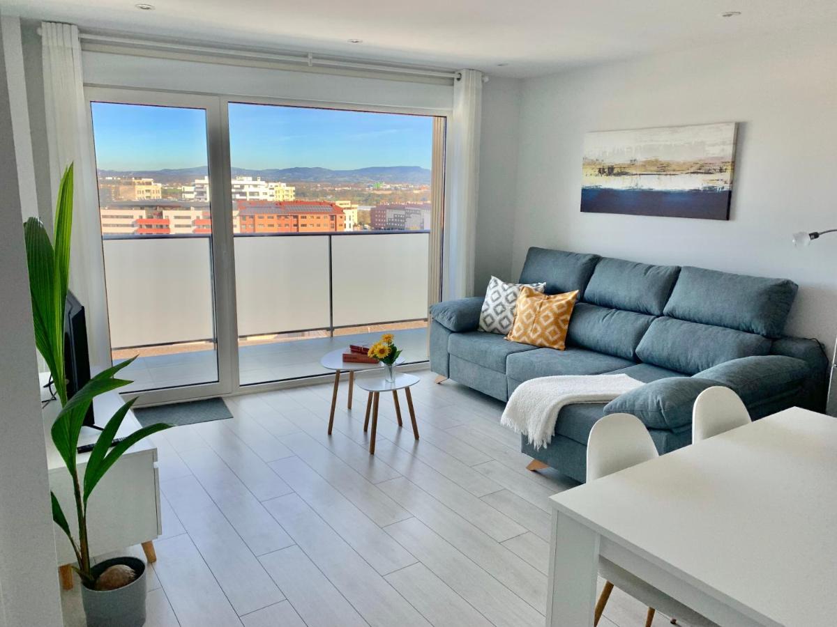 Apto HUCA. Parking/WIFI incluido - B&B Oviedo