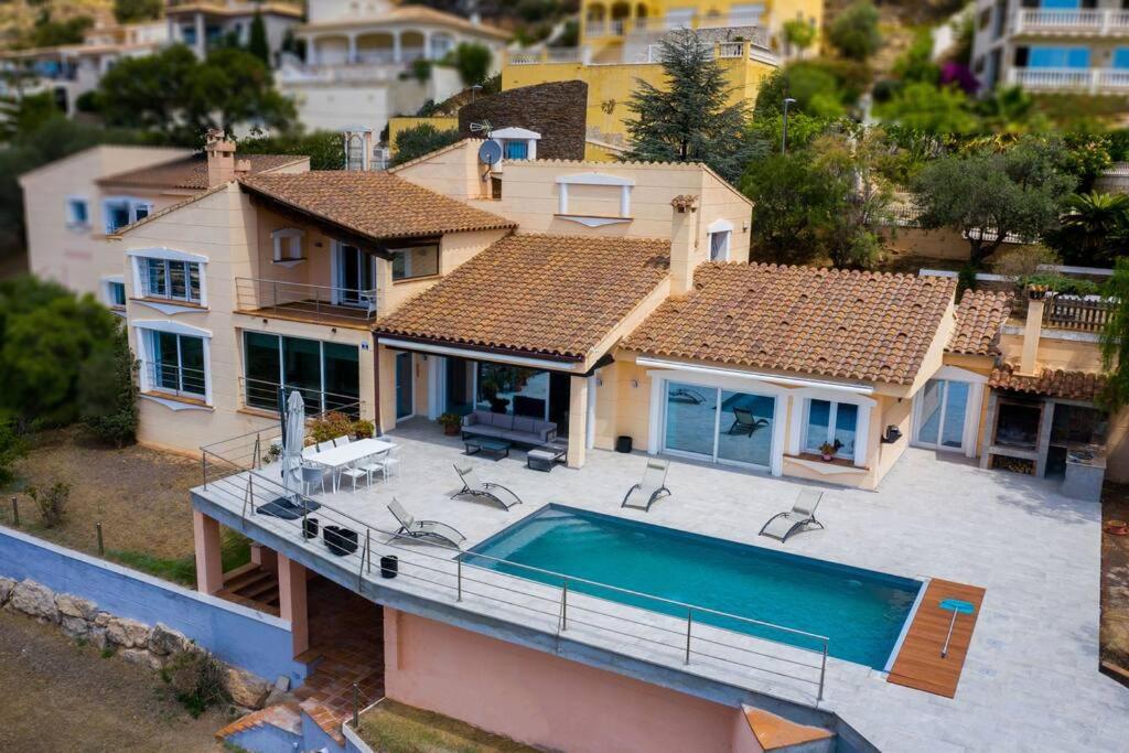 Villa Luxueuse, 2 piscines, spa et salle de sport, 5 chambres, 4 salles de bain - Chambres d'hôtes Palau-saverdera