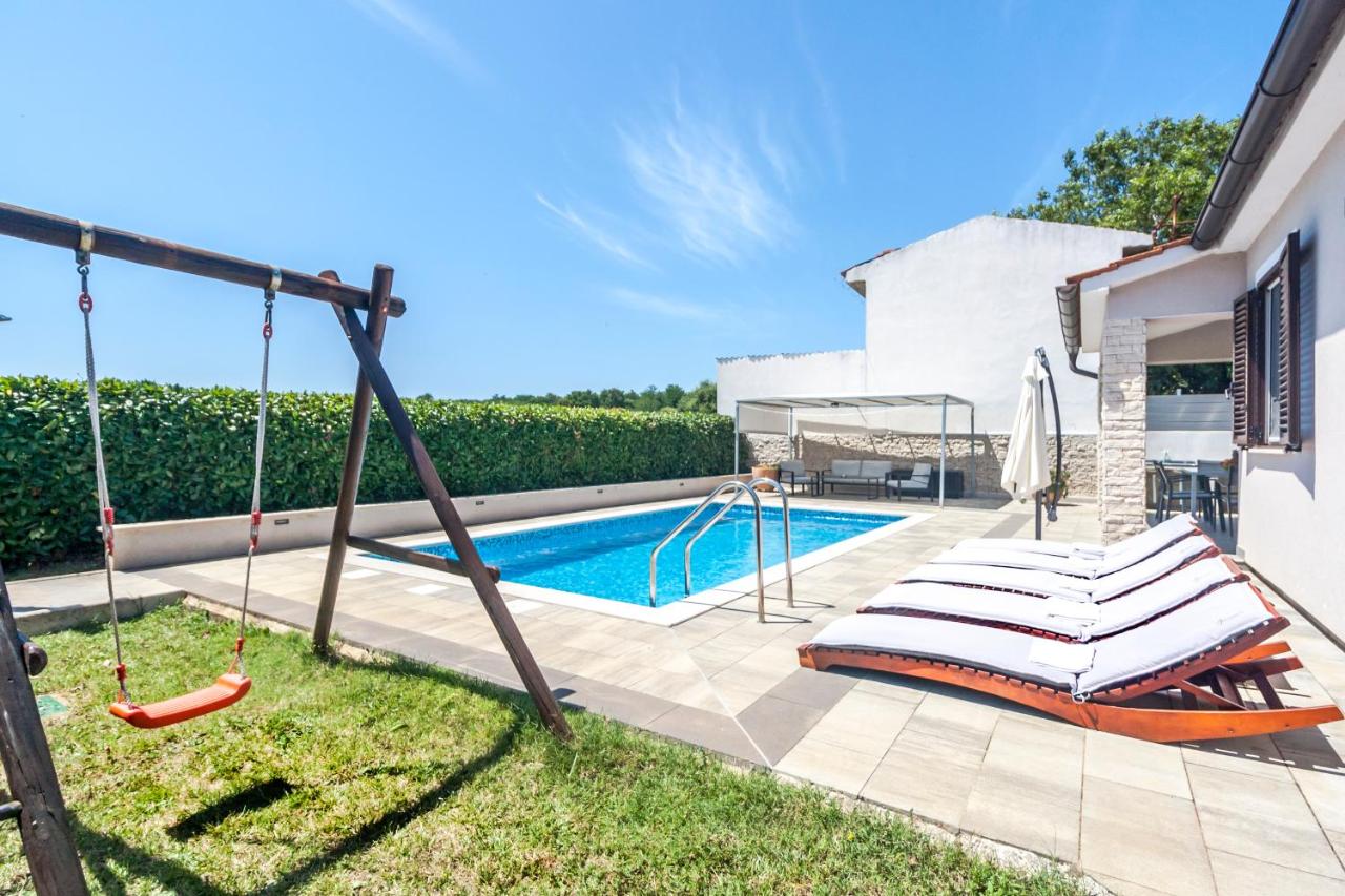 B&B Marčana - Villa Gortan - Pool house for 7 guests near Pula Istria - Ferienhaus Istrien - Bed and Breakfast Marčana