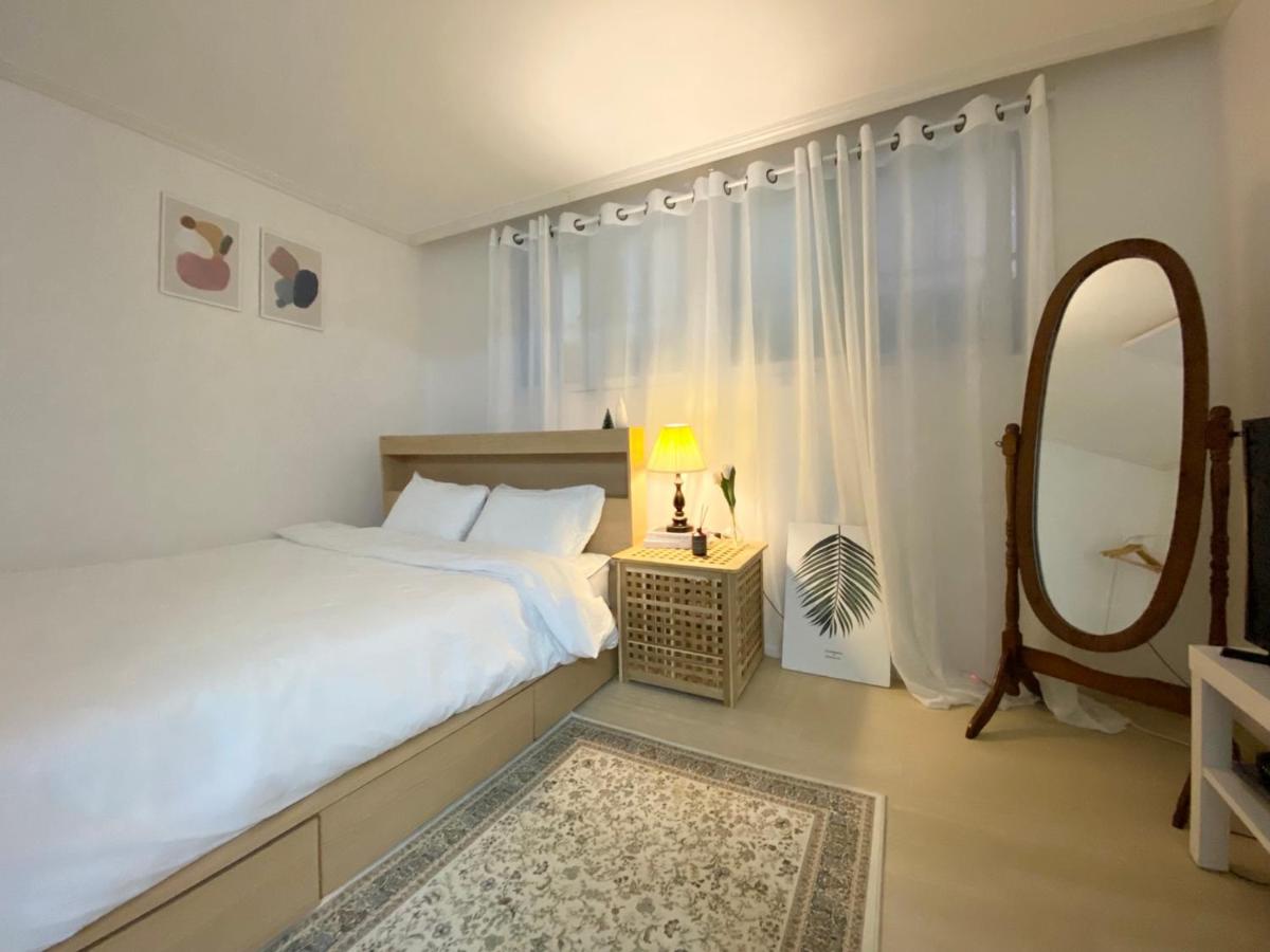 B&B Seoel - Near Yeonnam Mangwon Hangdae - Bed and Breakfast Seoel