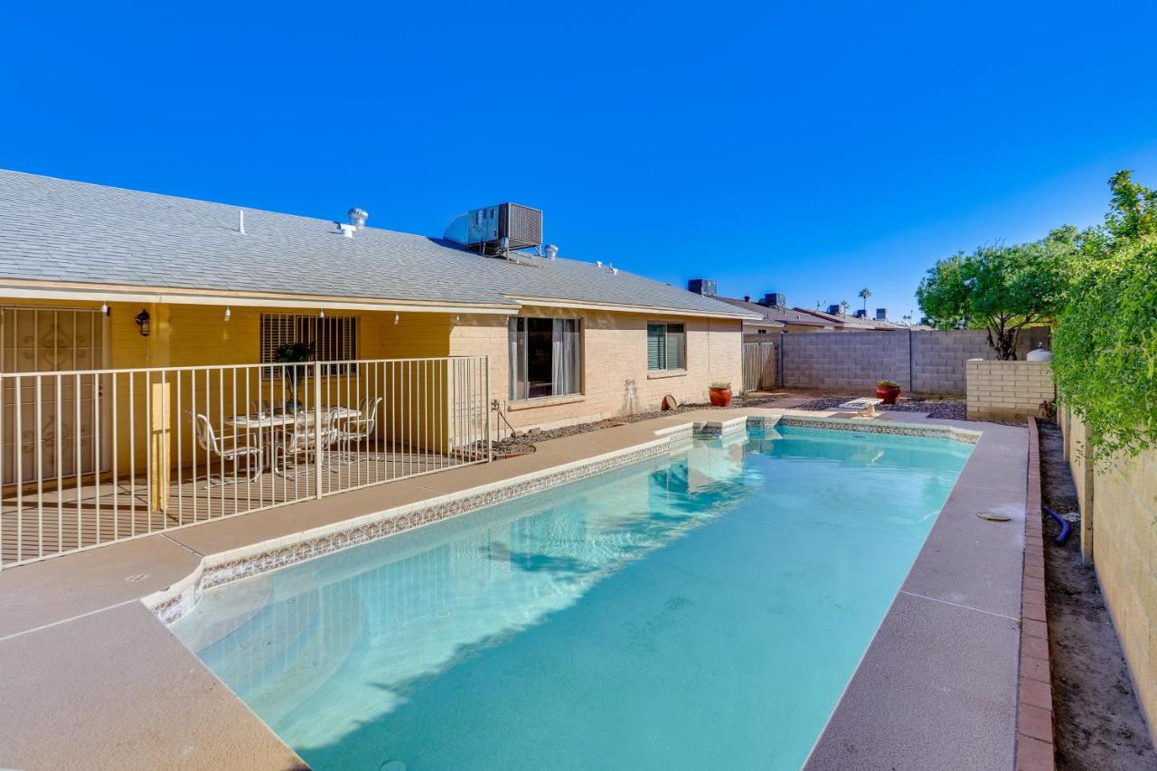 B&B Phoenix - Glendale Oasis with Private Pool, Patio and Fireplace! - Bed and Breakfast Phoenix