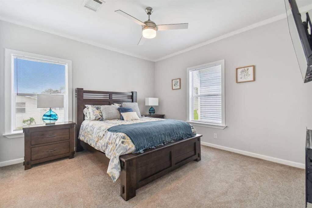 2 Bed Cozy Home, Dade City, Pickle Ball and Pool - B&B