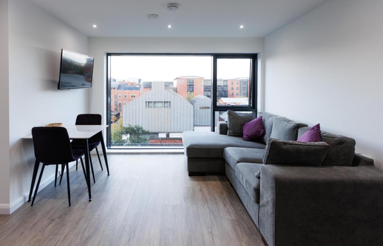 B&B Belfast - Charming 2BR apt in the Heart of Belfast City - Bed and Breakfast Belfast