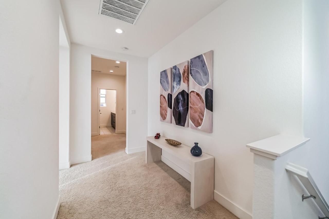 Modern family-friendly home, Napa, wine country, private backyard, fire pit - B&B Fairfield
