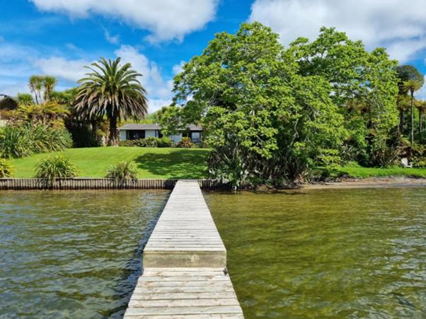 Lake Haven - on the lakefront - B&B Hamurana