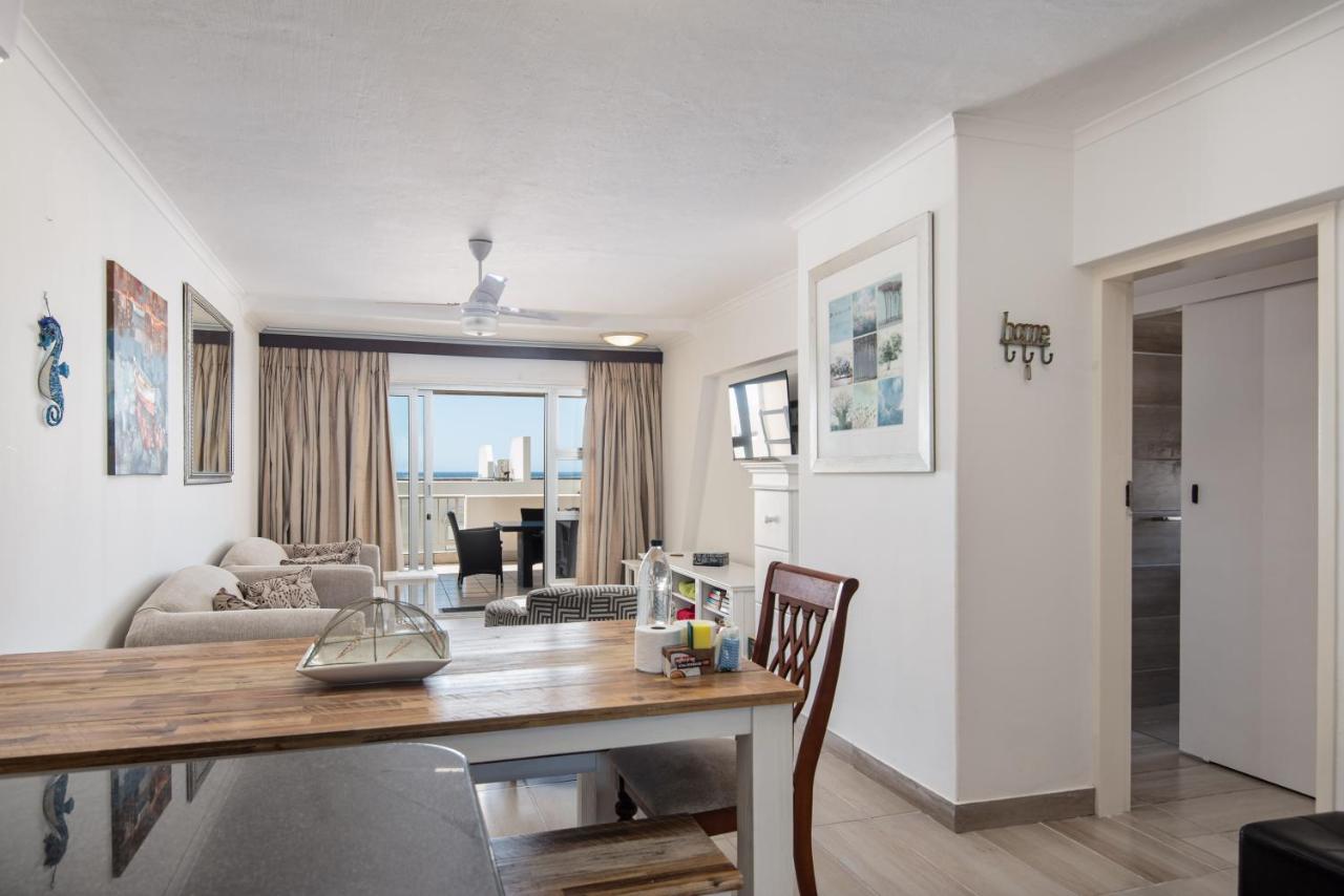 La Mustique 14 - With Inverter - B&B Ballito