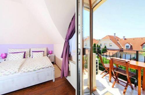 Studio (2 Adults)