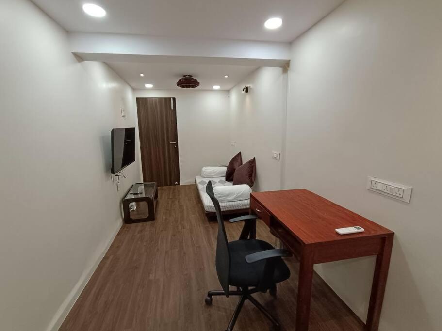 Private Studio Apartment in South Mumbai's Heart - B&B