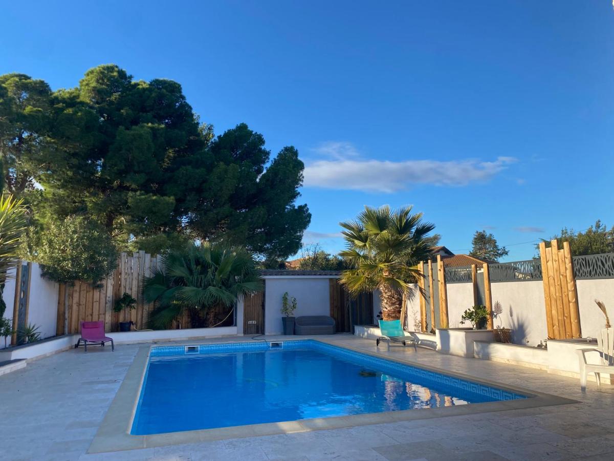 Magnifique villa individuelle climatisée 4 chambres avec piscine 11 m 5m - B&B