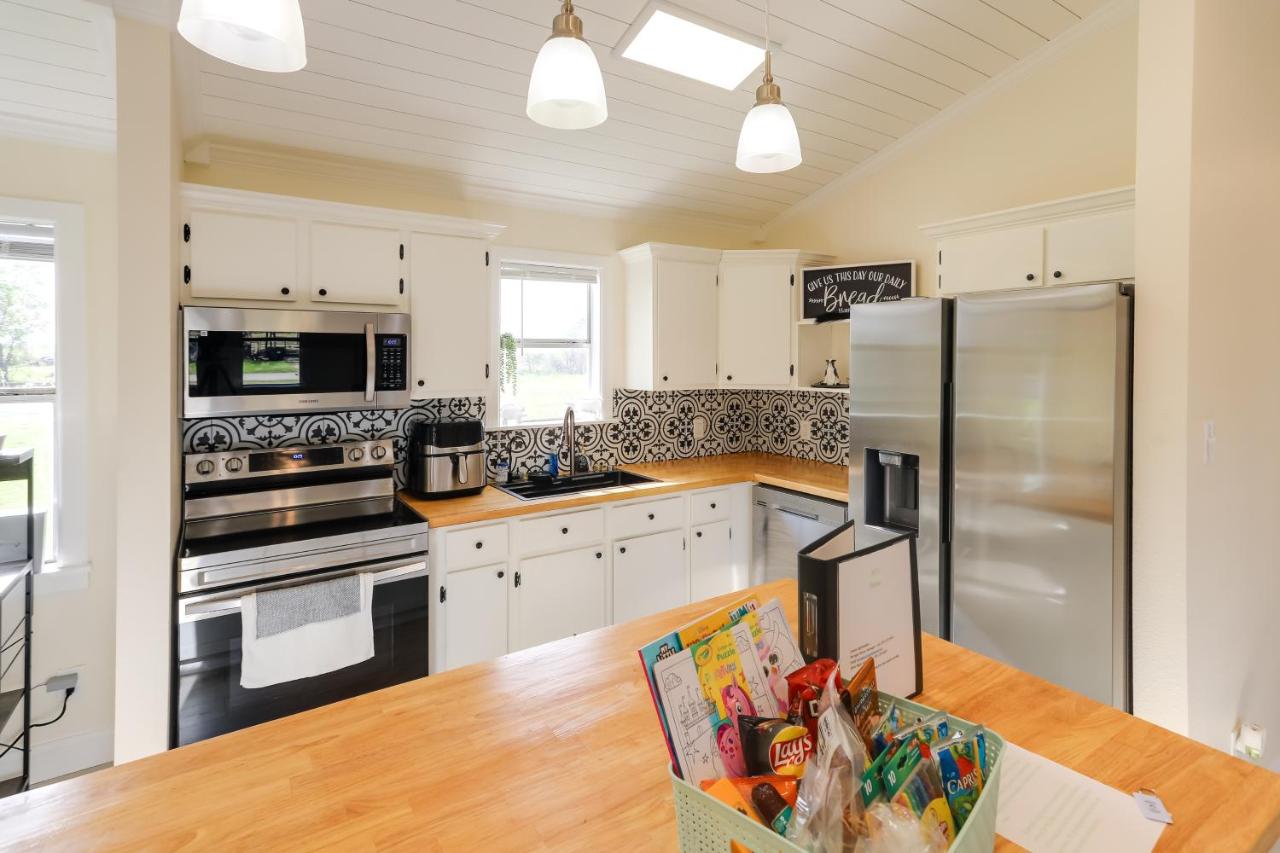 Updated Comanche Home with Country Views! - Chambres d’hôtes Comanche