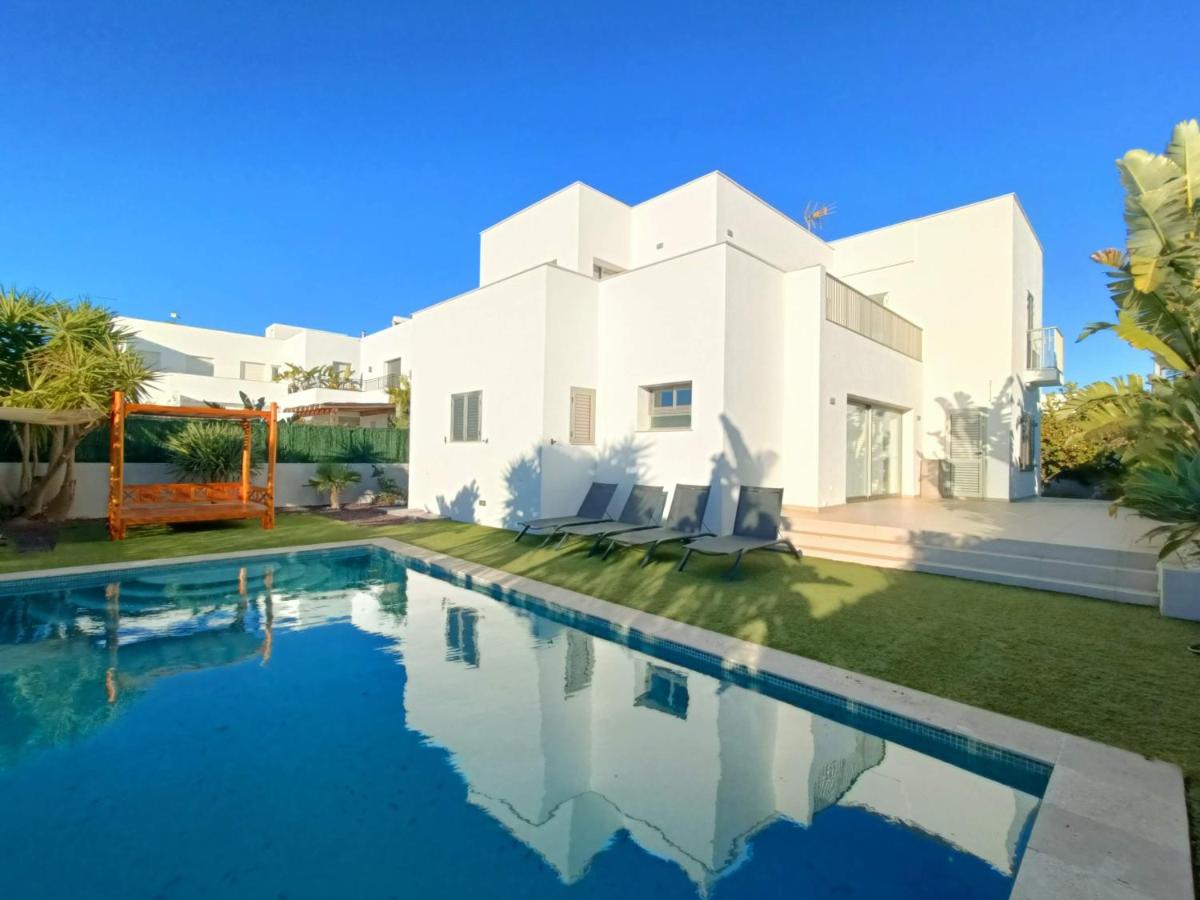 Moderna casa con piscina privada - Ferienwohnung