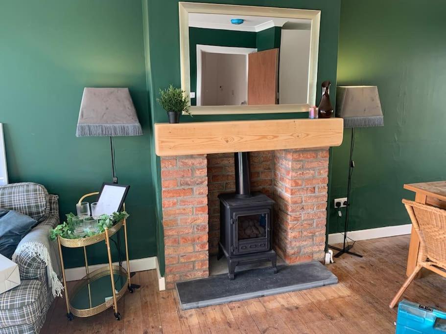 Tenby 2 bed flat with parking, plus pet - B&B
