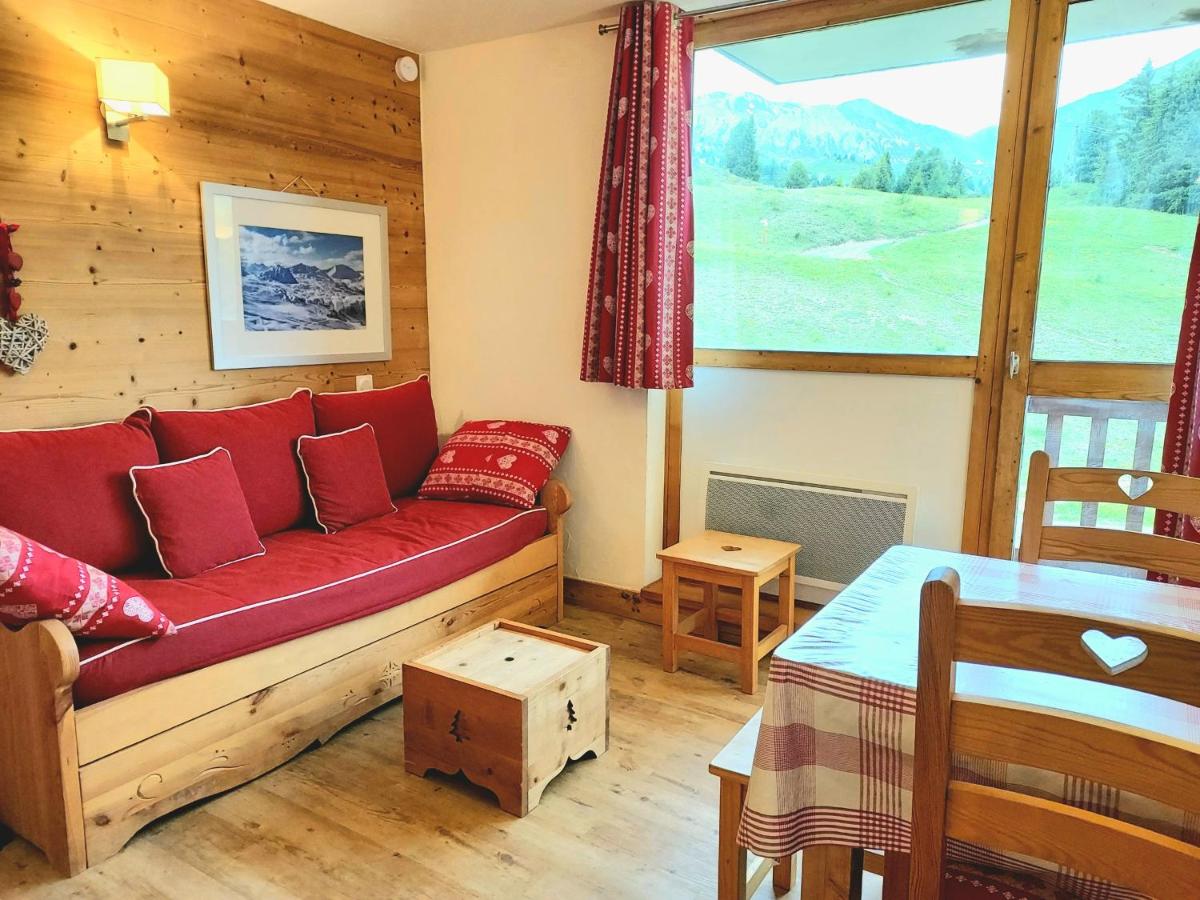 Studio-cabine rénové, ski-aux-pieds, balcon sud, 4 pers, Plagne Villages, centre station - FR-1-351-29 - B&B