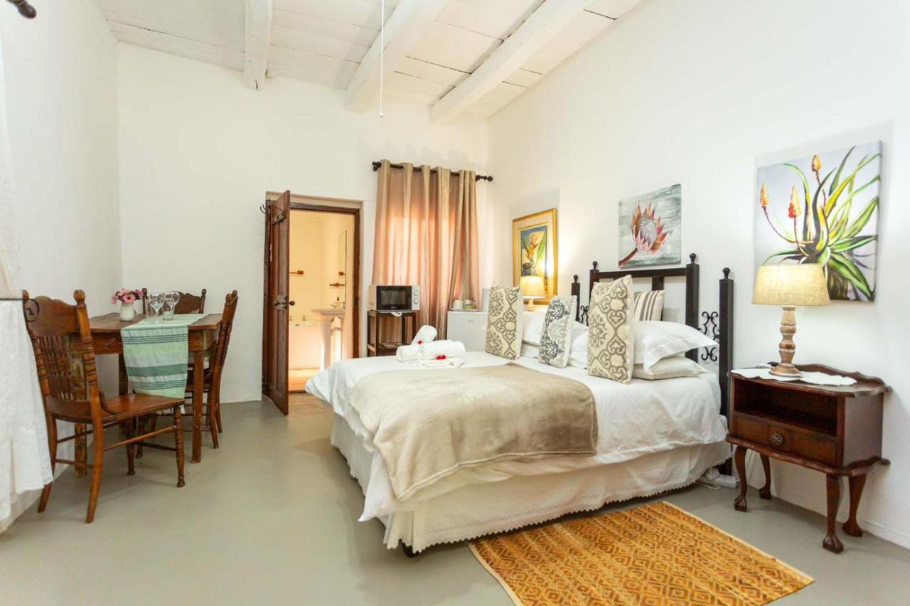 Doppel-/Zweibettzimmer mit Bad