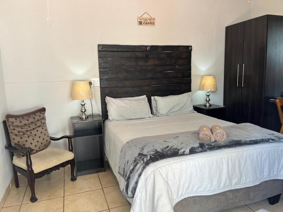 B&B Parys - La Belle Guesthouse Parys - Bed and Breakfast Parys