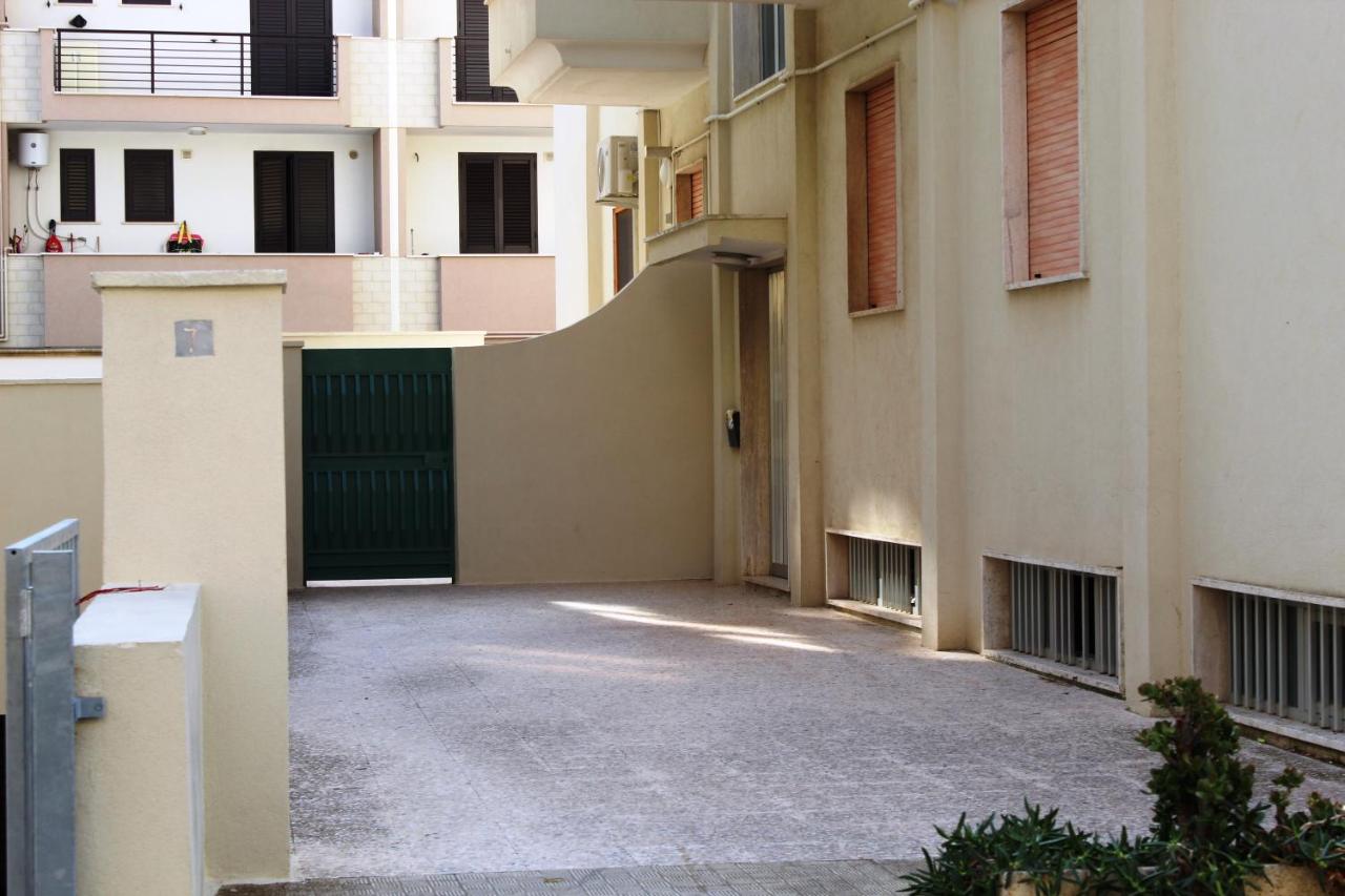 Trilocale a piano terra a due passi dal mare - B&B