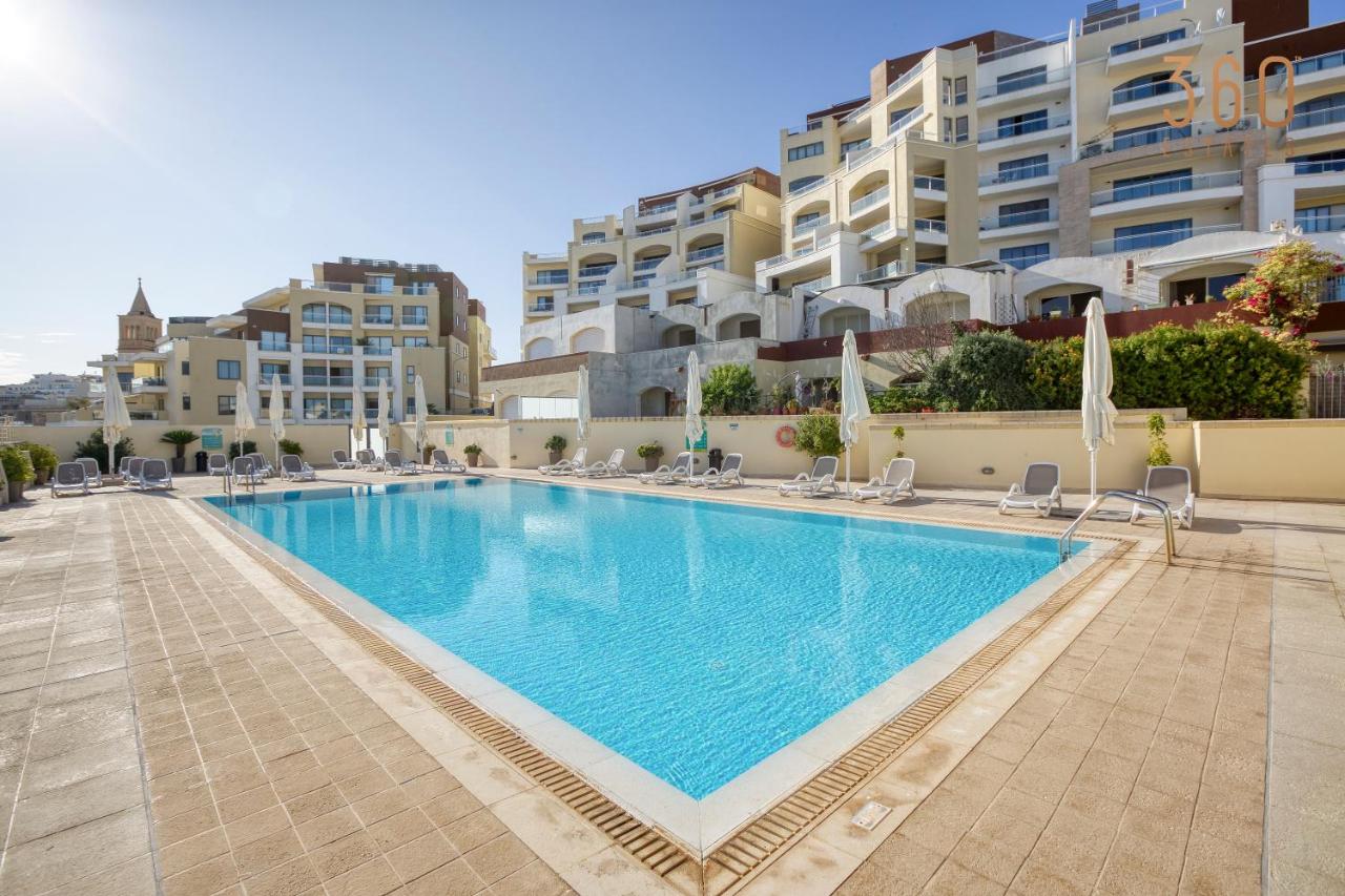 Charming 2BR home w/access to pool in Marsaskala by 360 Estates - Bed and Breakfast
