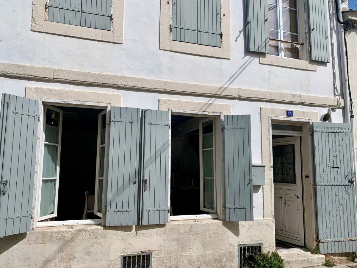 Les Marionnettes, Maison de ville 80m2 avec terrasse - Chambres d’hôtes