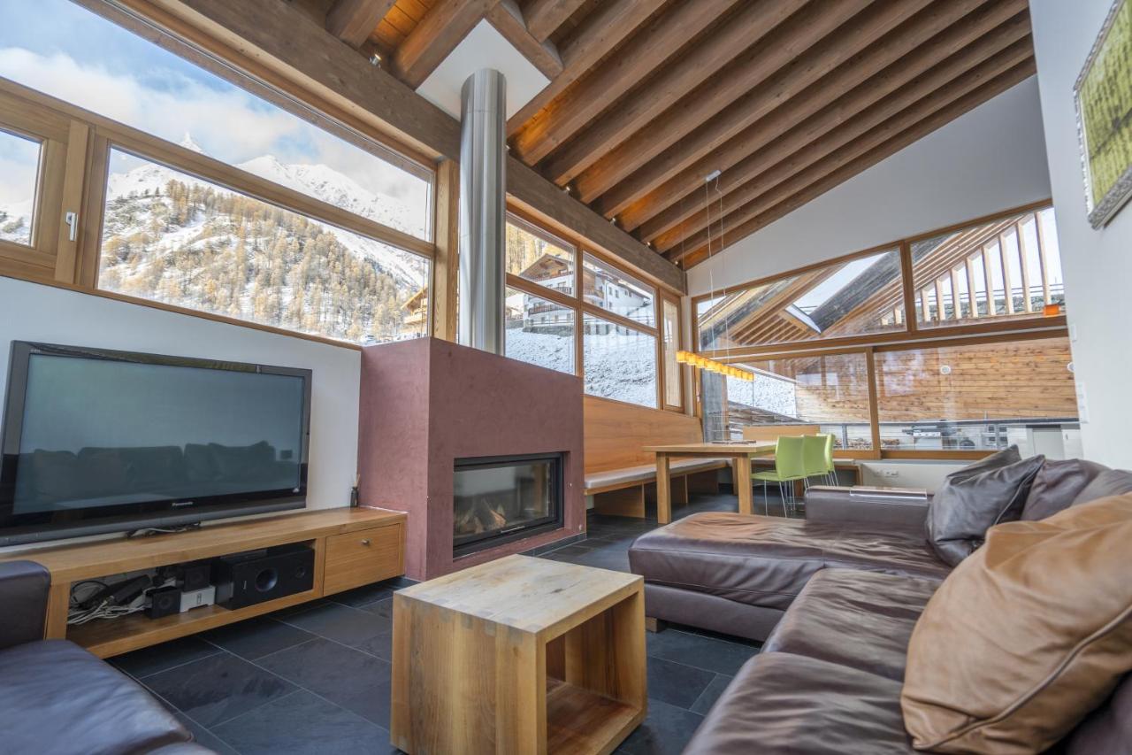 Der Monolith - B&B Samnaun