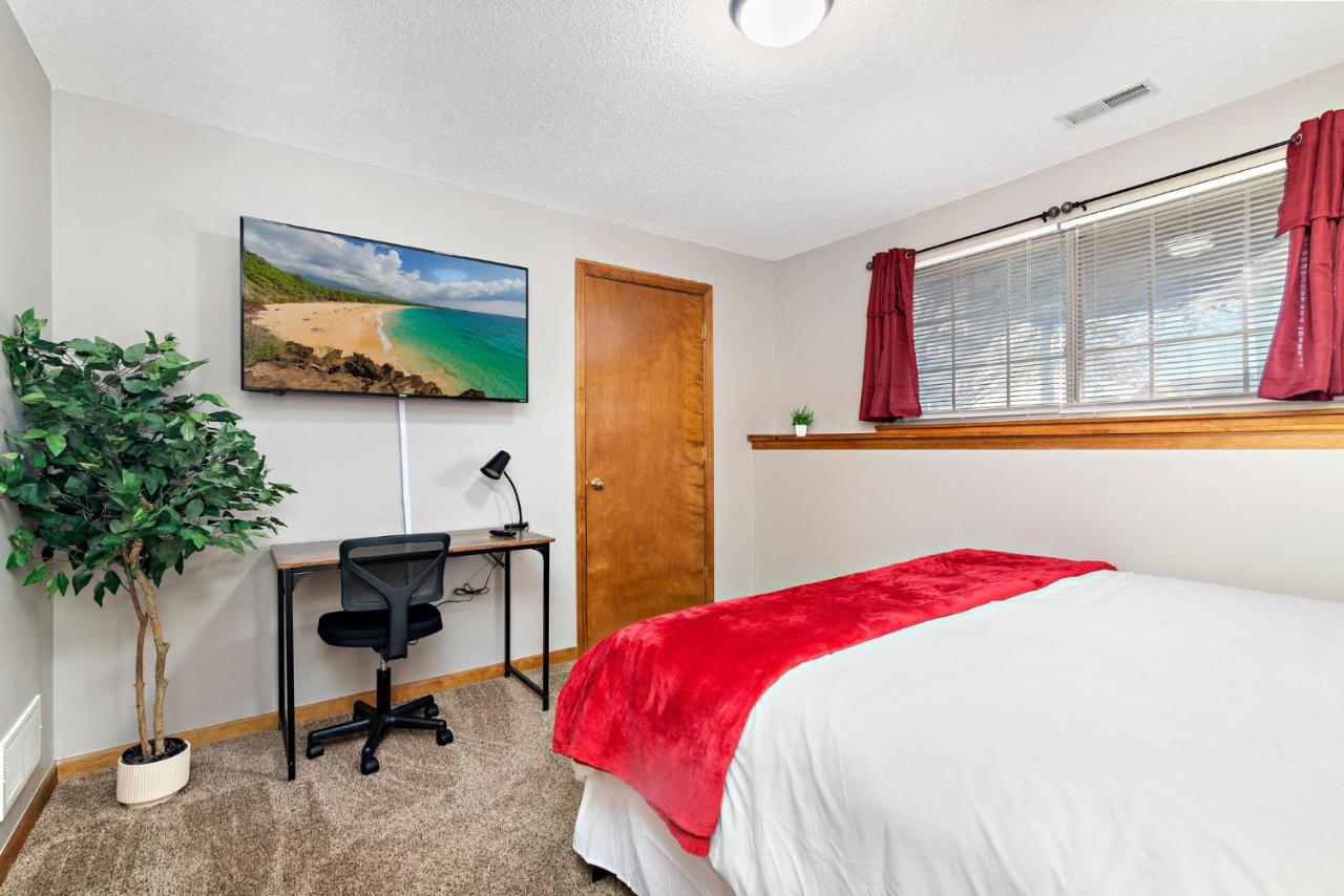 Oak Haven: 3 King Beds + Fast Wi-Fi + FREE Parking - B&B