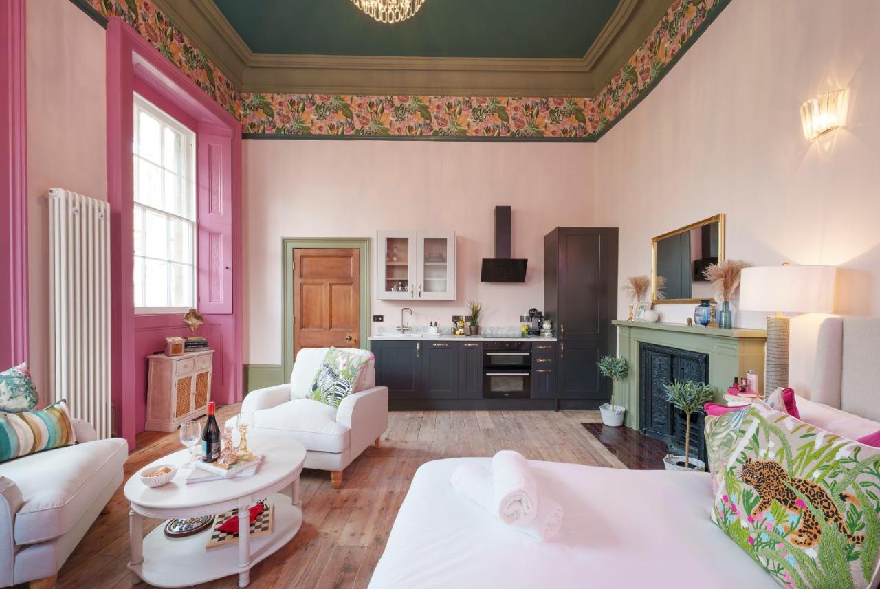 B&B Brístol - The Rose Nobel - 1 Bed Studio Apartment in Bristol by Mint Stays - Bed and Breakfast Brístol