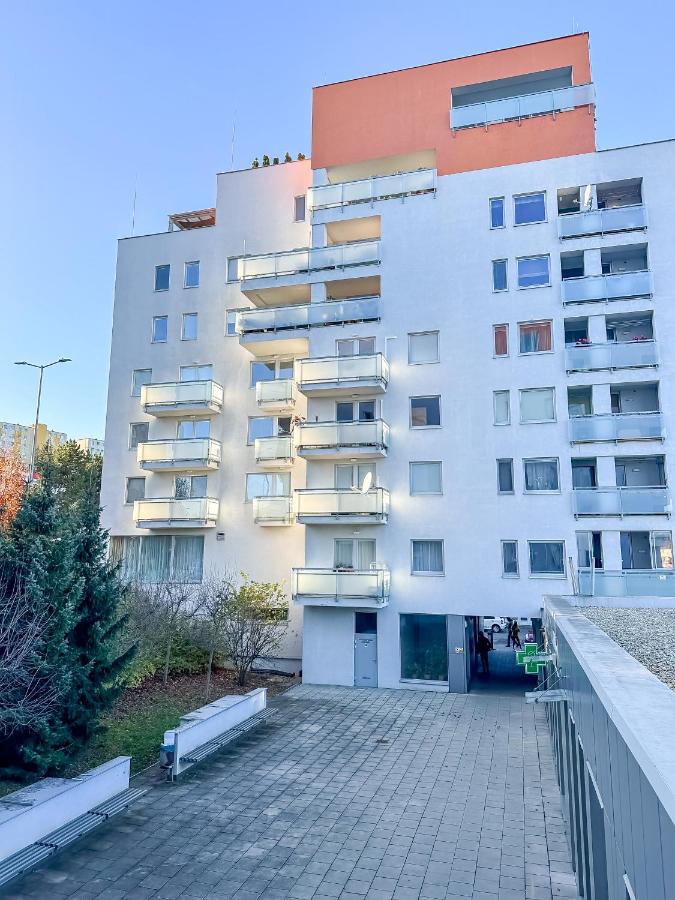 Apartmán Suro I Garage parking 24/7 self check-in - B&B Banská Bystrica