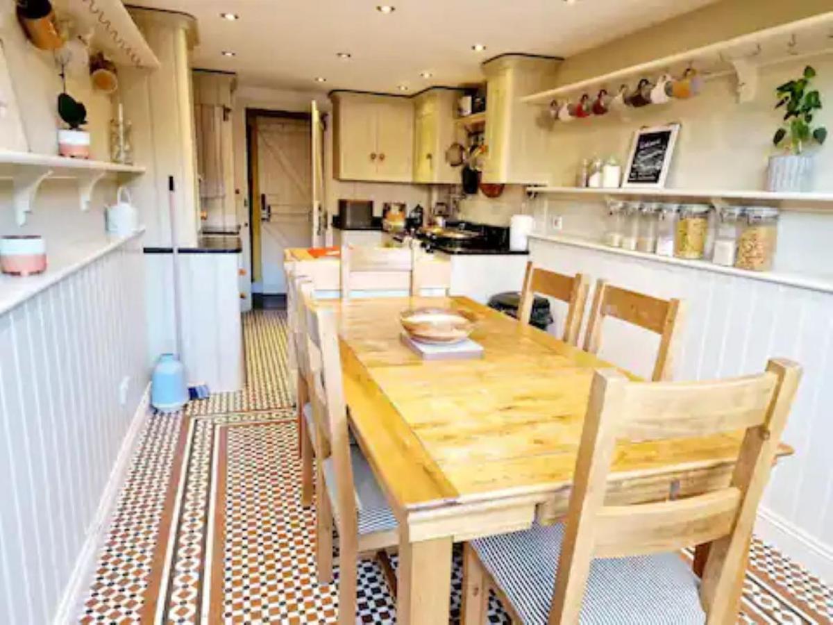 B&B Wimborne Minster - Jackdaw Cottage-Beautiful Cottage, Town Centre - Bed and Breakfast Wimborne Minster