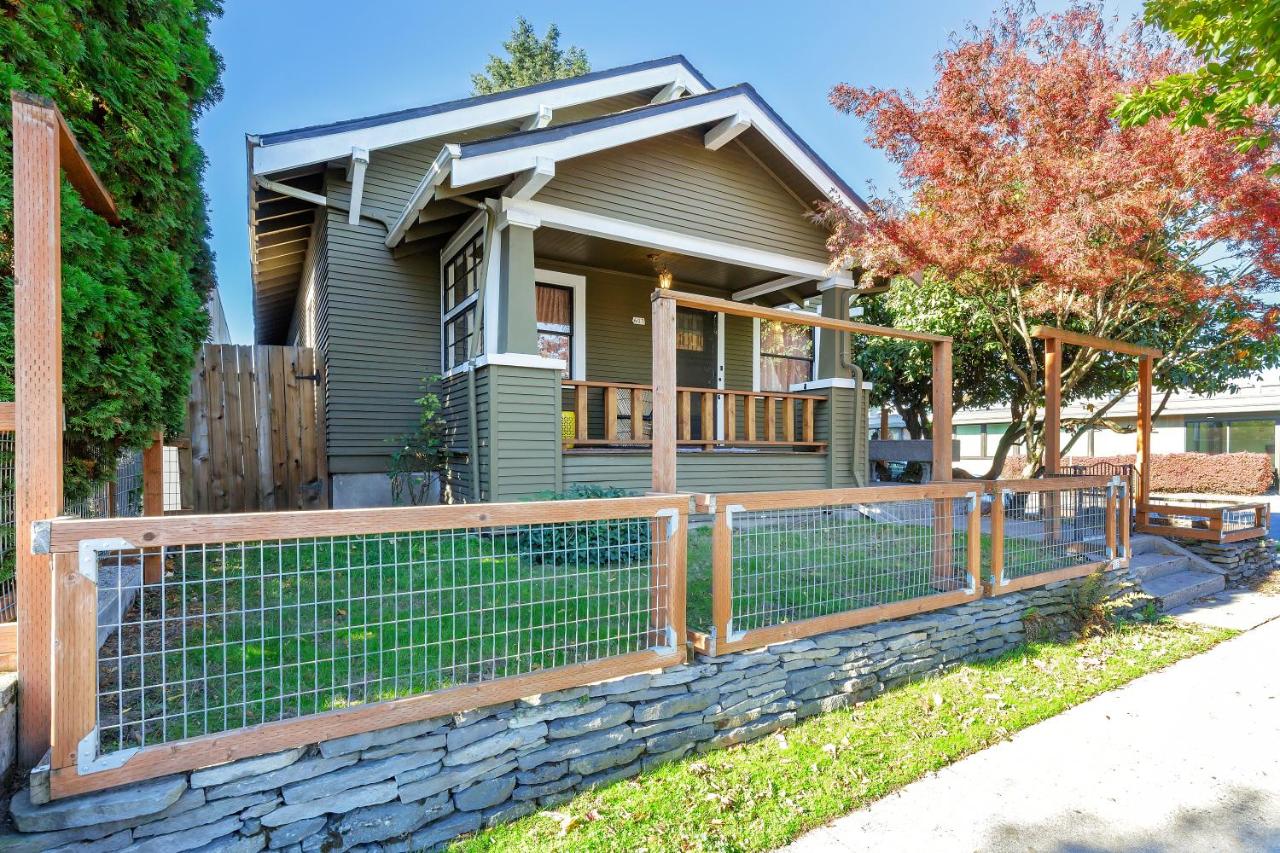 The Betty - A 1920s Vintage Bungalow - Bed and Breakfast