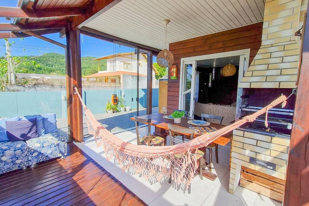 Casa de praia ampla e confortável em Governador Celso Ramos - B&B Governador Celso Ramos