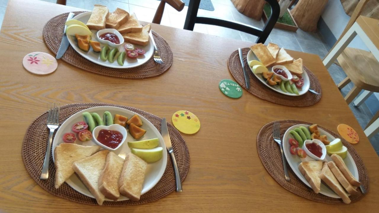 Moon Forest Guesthouse - B&B Jeju