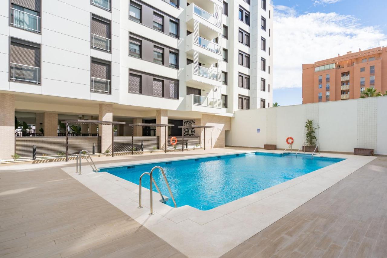 Family apartment in Malaga next to the beach - B&B Málaga