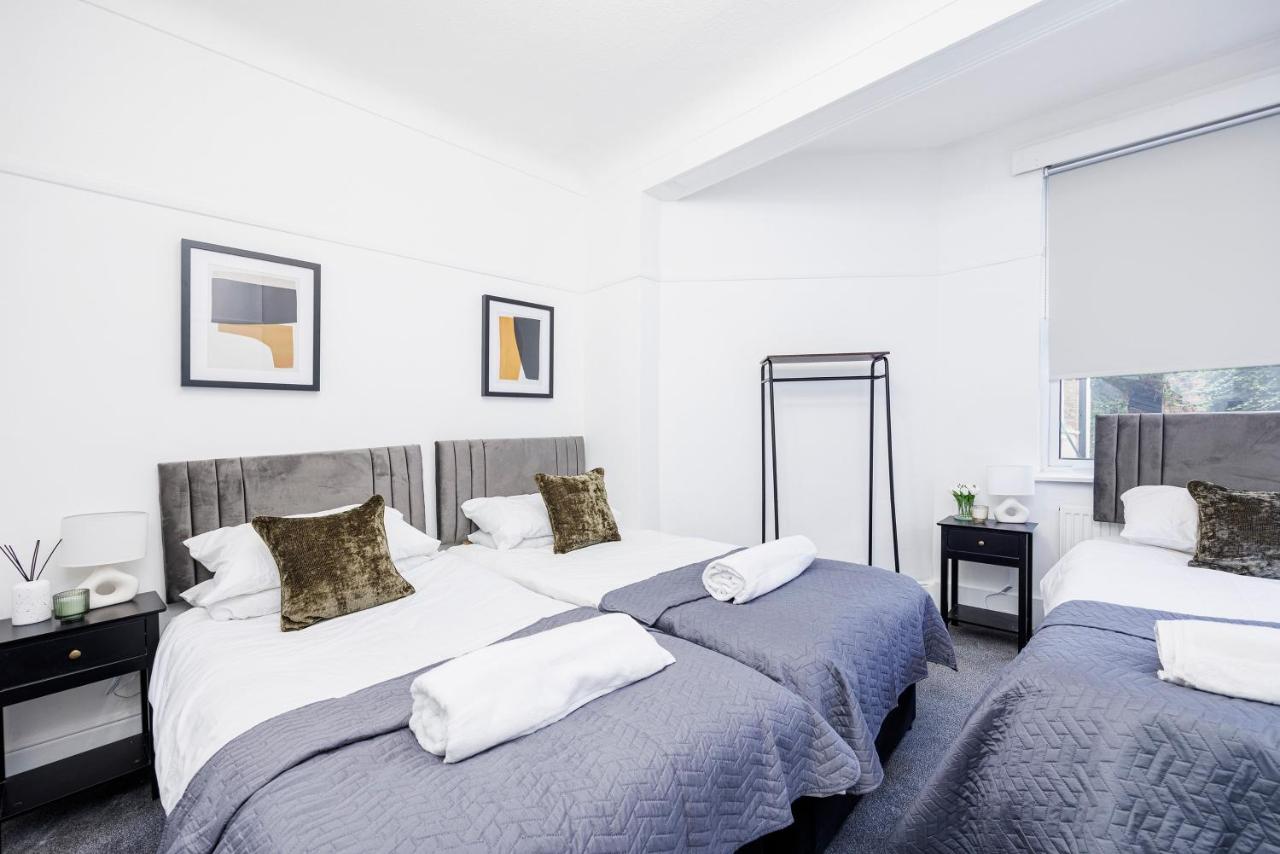 Stylish & Lovely 2BR - CITY CENTRE Nr the Beach & Famous Pier by Luxiety Stays Serviced Accommodation - Chambres d’hôtes