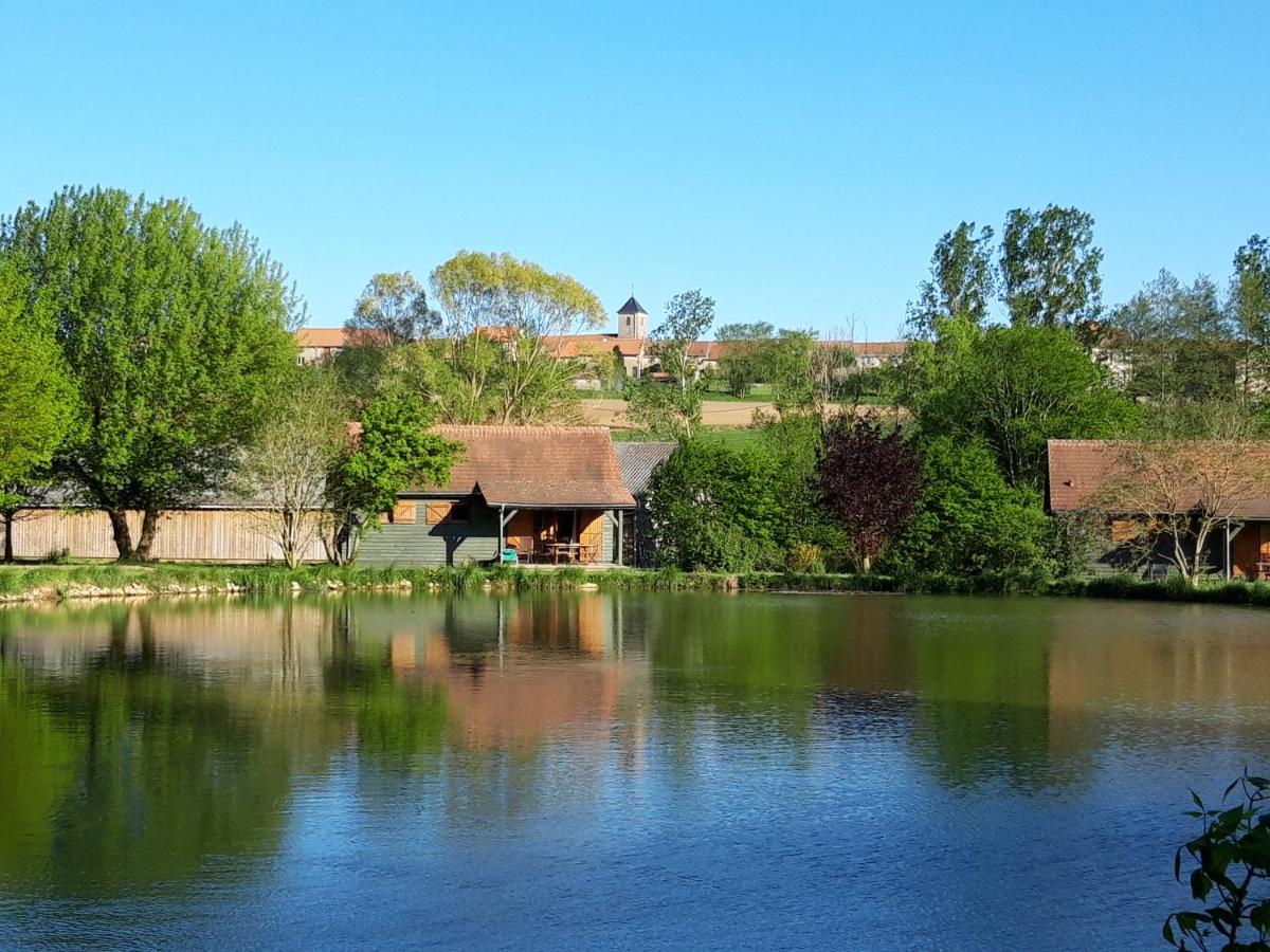 Chalet au bord d'un étang, près d'une ferme pédagogique - Chambres d’hôtes