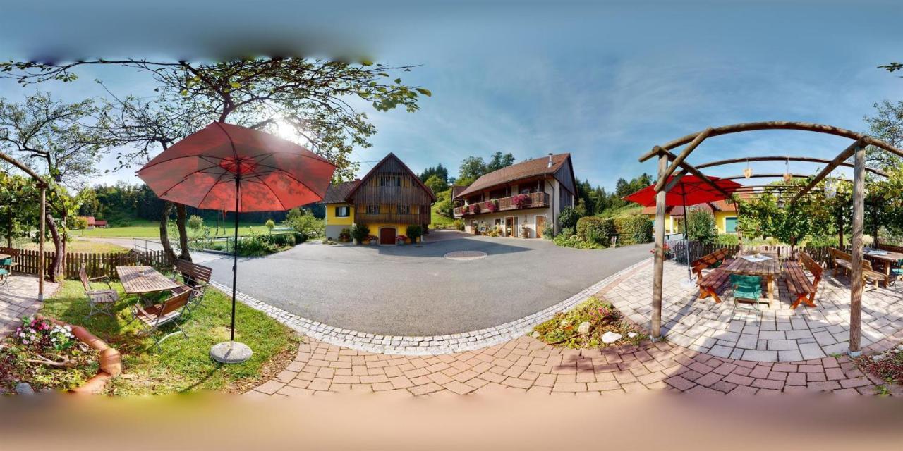 Weingut Albrecher vlg. Sraka - B&B