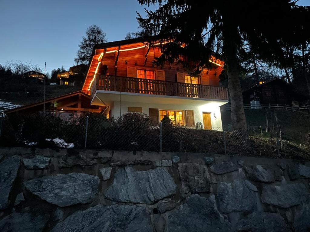 Chalet Rustique à La Tzoum' - Bed and Breakfast La Tzoumaz