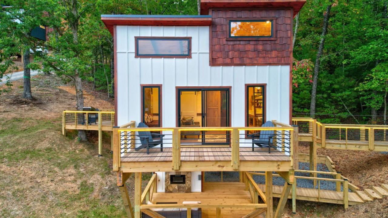 Cozy Treehouse w Hot Tub, Fire Pit, Pet Friendly, Lake Access - B&B