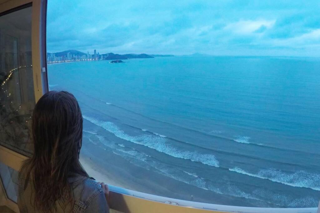 Apartamento frente ao mar. Amplo e confortável. - B&B Balneário Camboriú