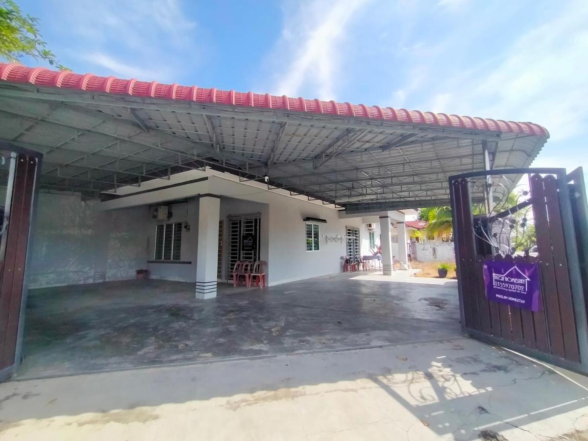 RIZQI HOMESTAY Sungai Siput with Wifi! Islamic Guest Only! - B&B