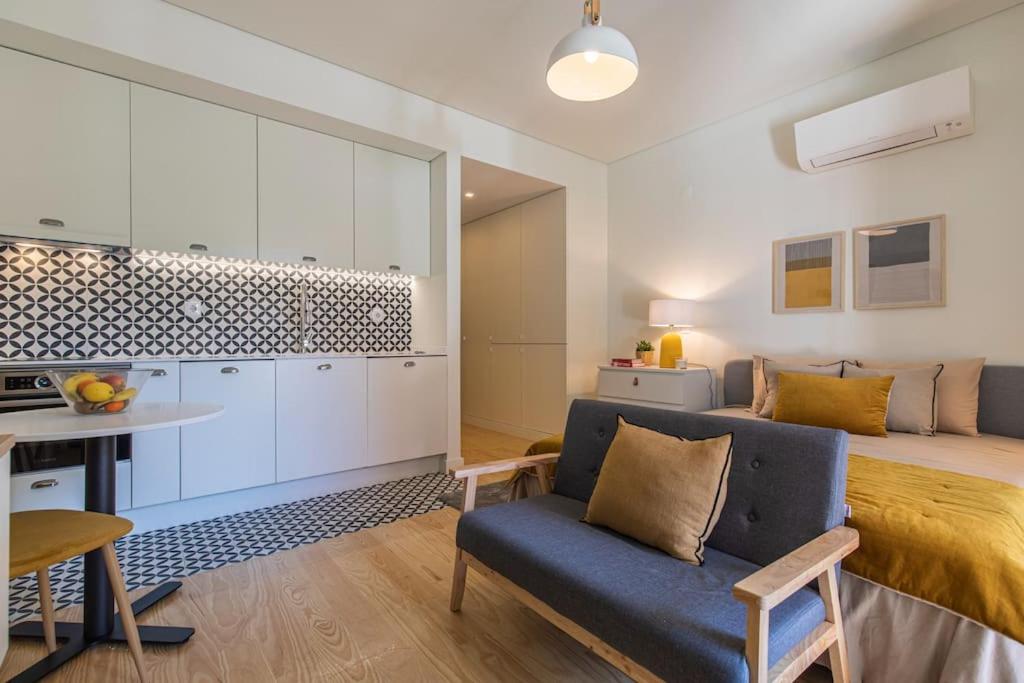Lapa Garden Studio with Swimming Pool - B&B Lisbona