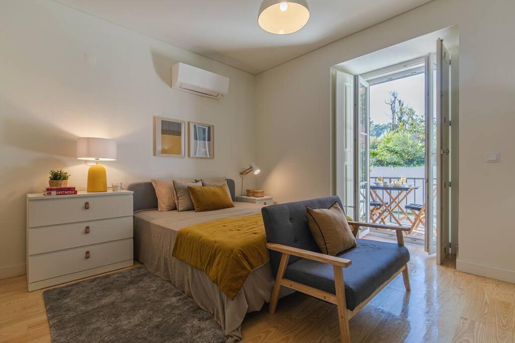 Lapa Garden Studio with Swimming Pool - B&B Lisbona
