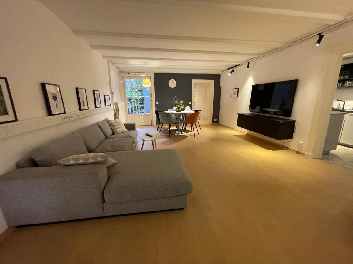 B&B Hamburg - The Suites Alster Waterfront Family Apartments - Bed and Breakfast Hamburg
