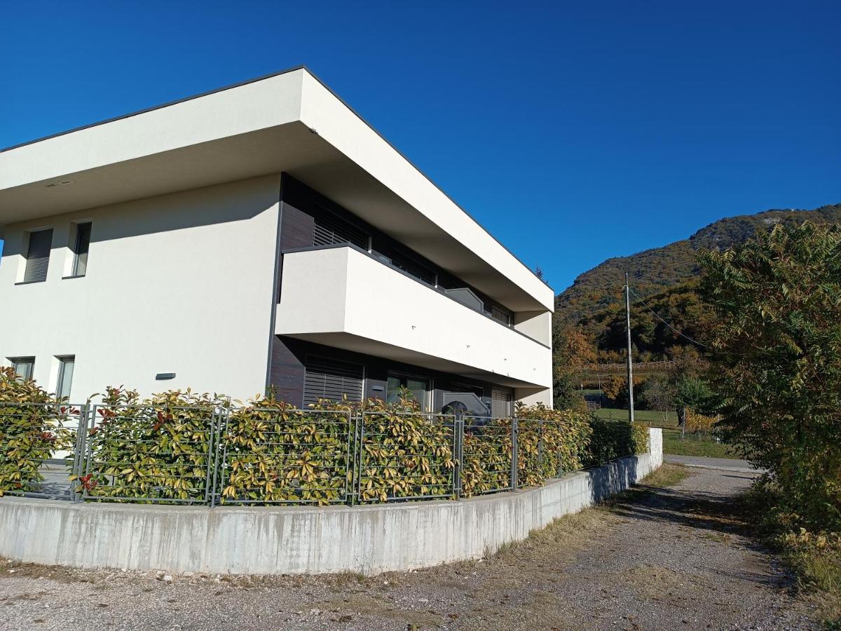 Apartment with Mountain View