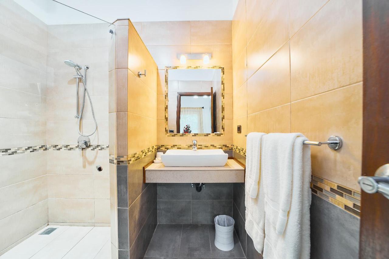 Apartment with Garden View