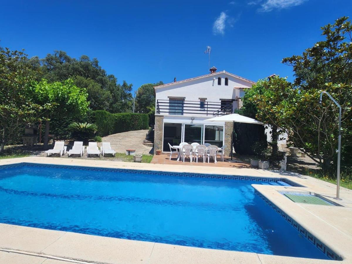 VILLAS COSETTE - VILLA MARTINA en Urb. Can Carbonell - Costa Brava - ES-209-4 - Chambres d'hôtes Caldes de Malavella